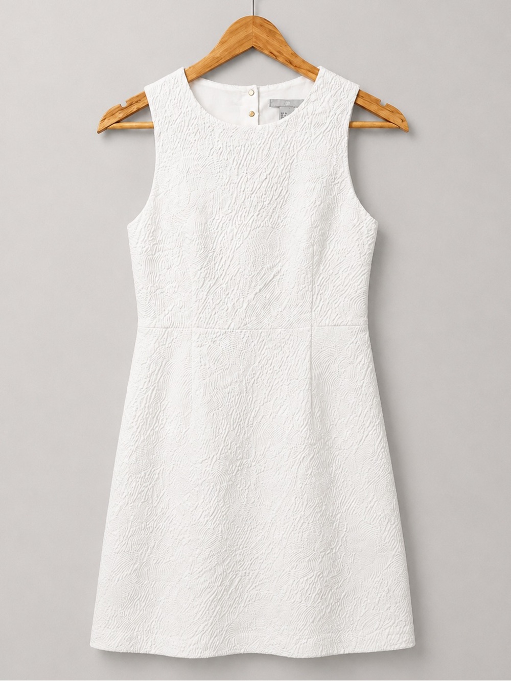 H&M White Textured Sheath Dress Size 6 Open Back Sleeveless Bridal Mini Dress